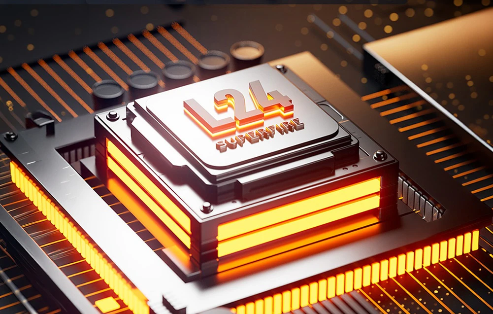 Procesorul retroiluminat cu inscripția „L24 Superfire” de pe placa de circuit a lanternei