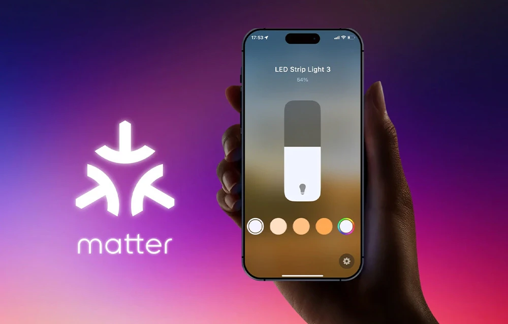 Smartphone cu aplicația LED Strip Light 3 și logo-ul Matter pe un fundal gradient violet-roz