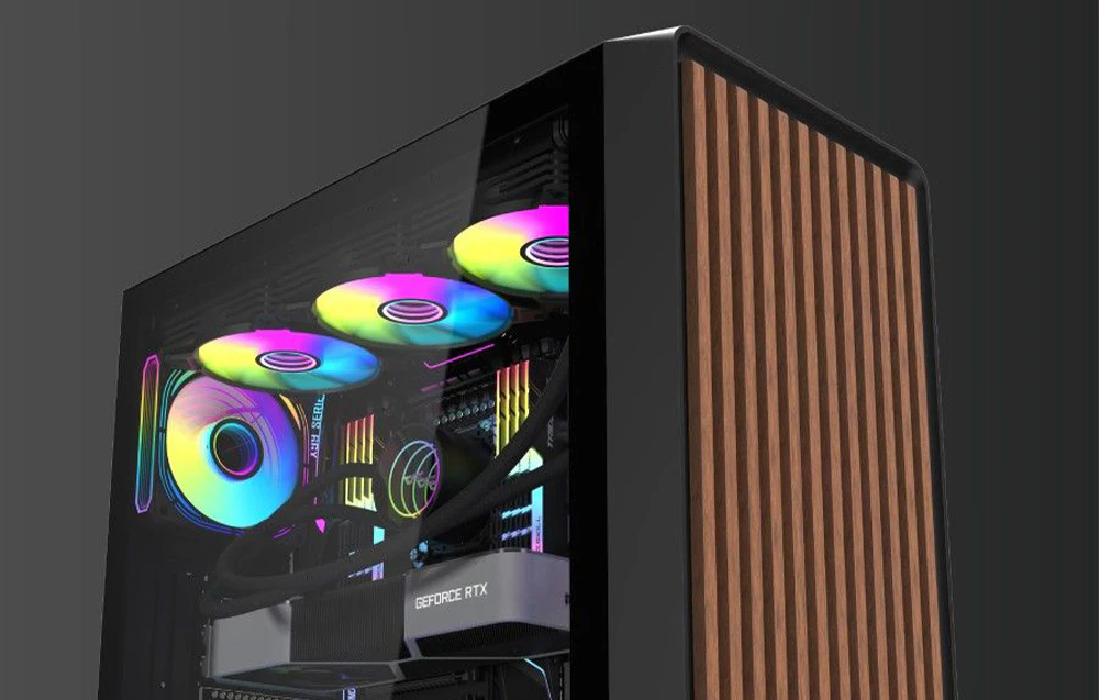 Carcasă de computer neagră și maro cu ventilatoare RGB pe fundal negru.