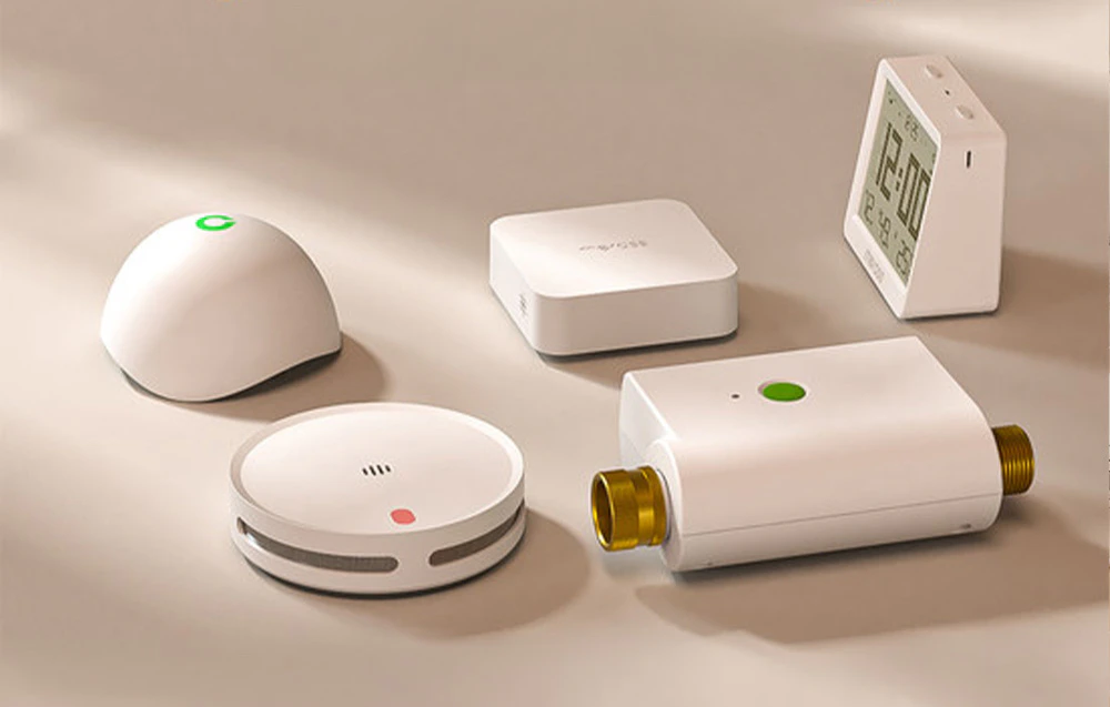 Gateway Wi-Fi inteligent MEROSS lângă dispozitive compatibile