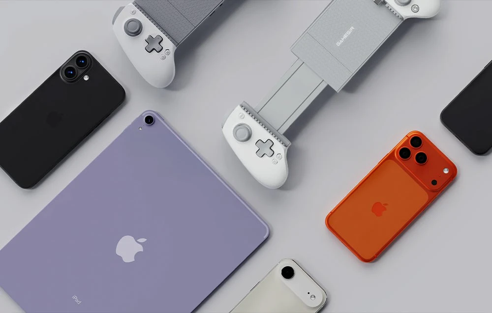 Controler GameSir desfăcut, înconjurat de diferite modele de iPhone și iPad pe un fundal deschis