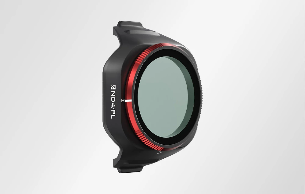 Filtru ND4/PL amplasat lateral, pe un fundal luminos.