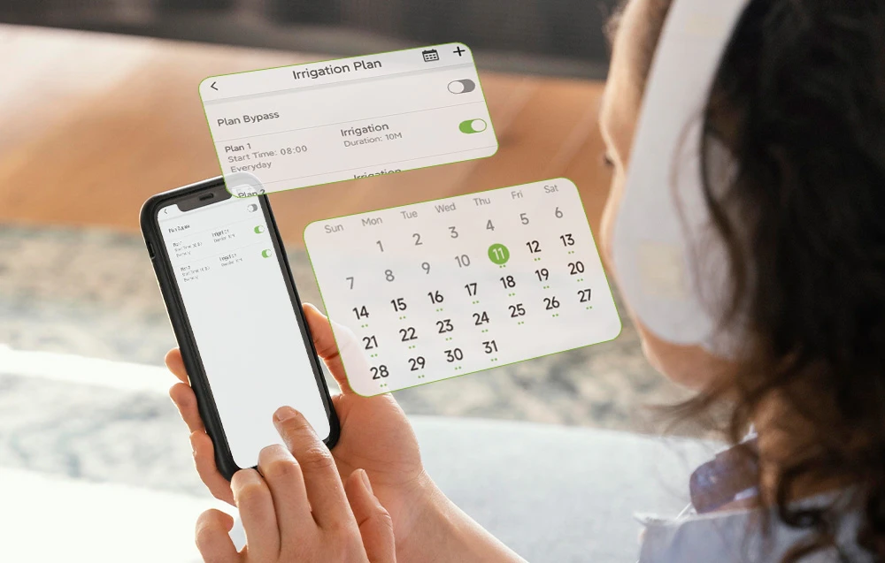 O femeie selectând programe de udare în aplicația RainPoint Tuya pe smartphone.