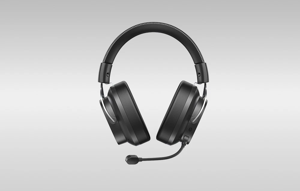 Căști de gaming negre QCY Heroad VT200 prezentate din față pe un fundal cu gradient gri