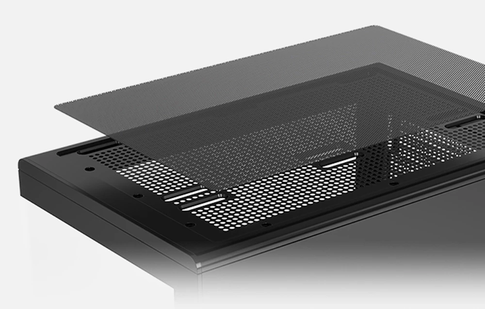 panou negru ca una dintre componentele structurii carcasei de computer