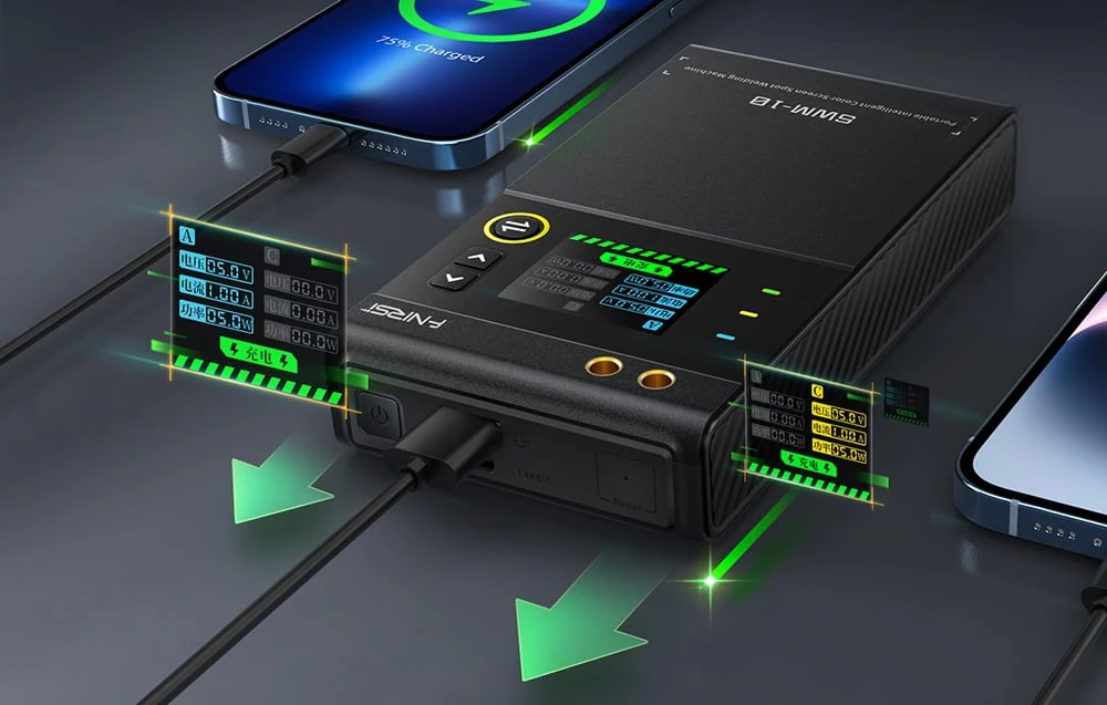 Dispozitivul FNIRSI SWM-10 încărcat prin cabluri USB-C, cu parametrii de încărcare afișați și două smartphone-uri.
