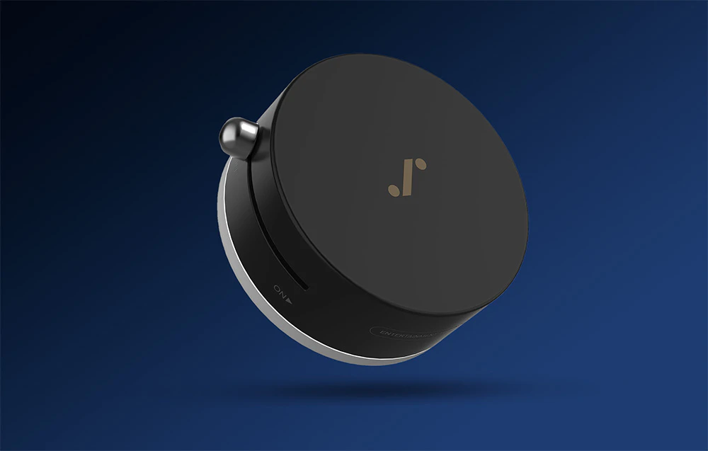 Suport magnetic Magplay pe un fundal albastru închis
