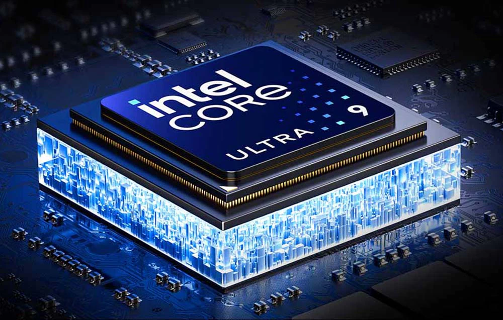 Procesor Intel Core Ultra 9 pe un fundal întunecat.