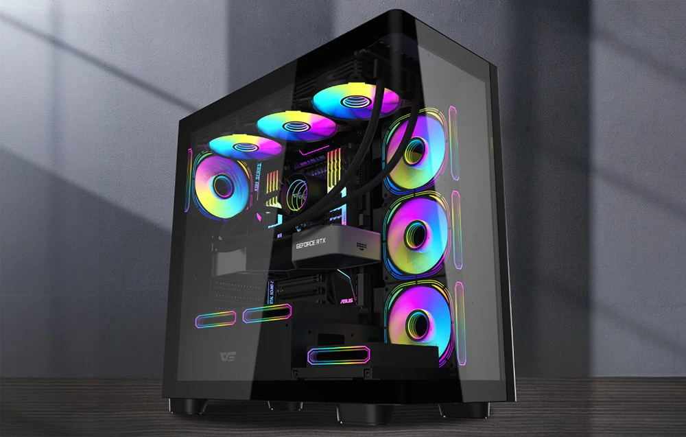 Carcasă de computer neagră cu panouri din sticlă și ventilatoare colorate în interior
