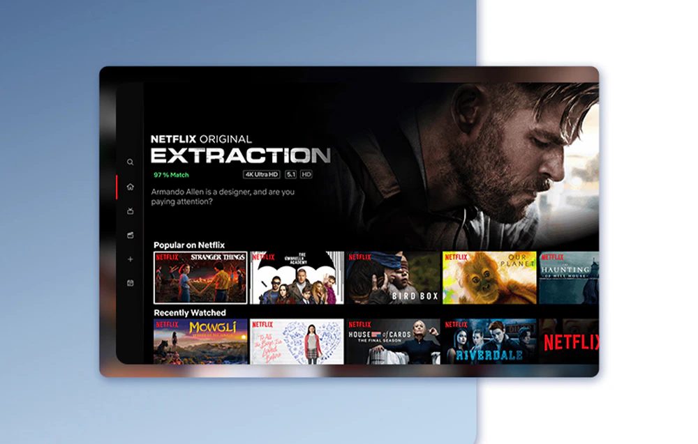 Tabletă cu interfață Netflix care afișează filmele și serialele TV disponibile