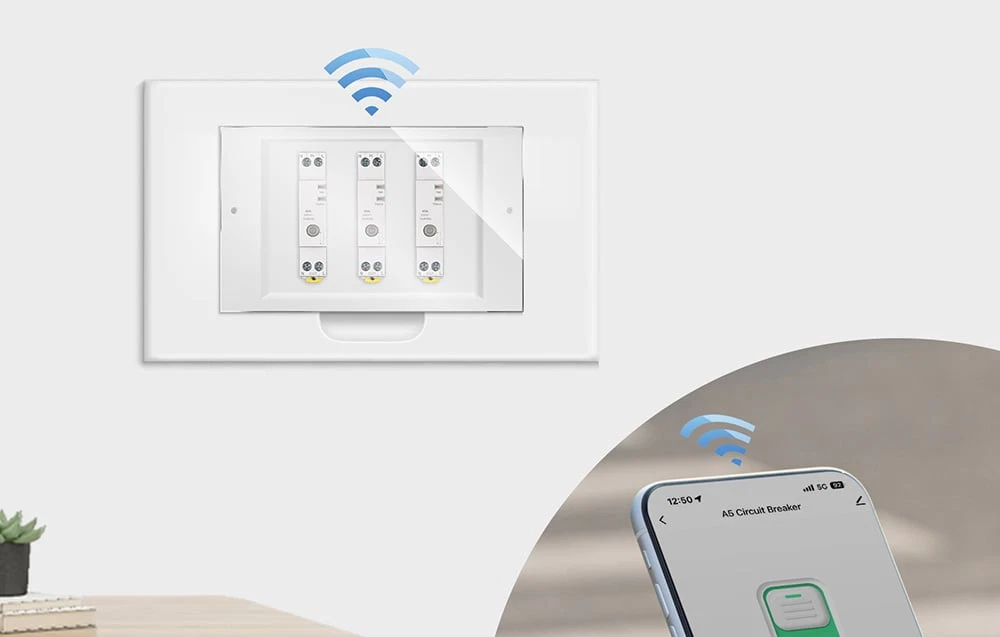 Controlul iluminatului prin intermediul unei aplicații pentru smartphone conectată fără fir la modulele din panoul de distribuție.