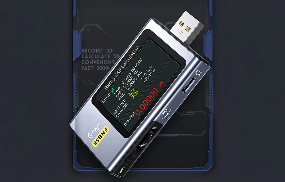 Tester port USB pe un fundal întunecat futurist