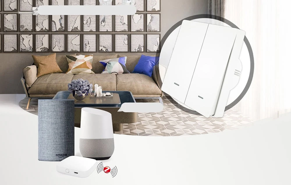Camera de zi cu o canapea, difuzoare Amazon și Google și un gateway Zigbee, lângă care este plasată o imagine a întrerupătorului alb