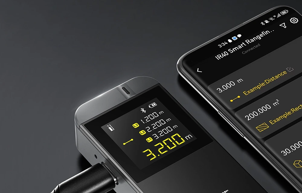 Telemetru laser FNIRSI IR40 conectat la un smartphone