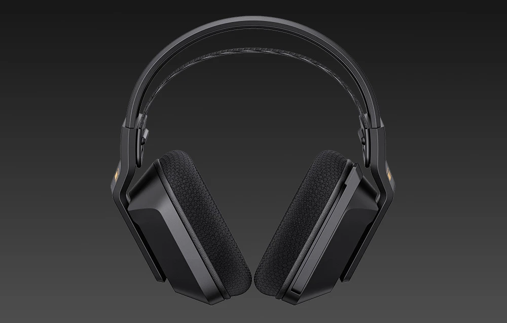 Vedere din față a căștilor de gaming negre cu earcups și bandă reglabilă pe fundal gri