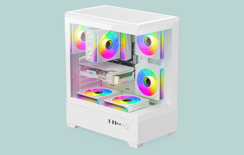 Carcasă albă pentru PC cu ventilatoare colorate pe un fundal deschis