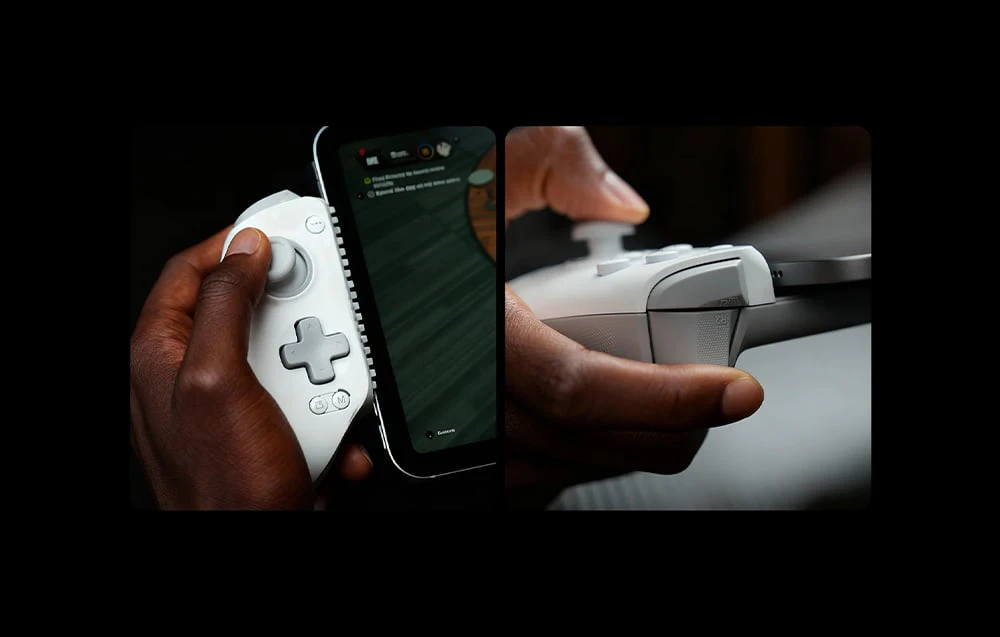 Prim-plan al mâinilor ținând un controler GameSir alb conectat la un smartphone cu un joc pe ecran
