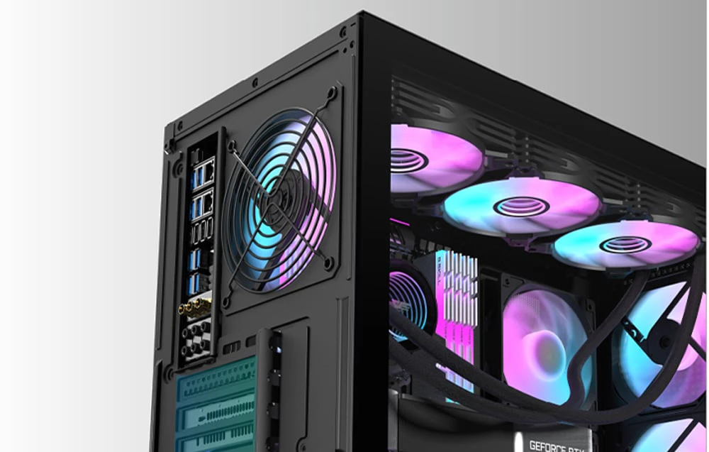Prim plan al interiorului carcasei computerului Darkflash DS900 Mesh cu componentele instalate.