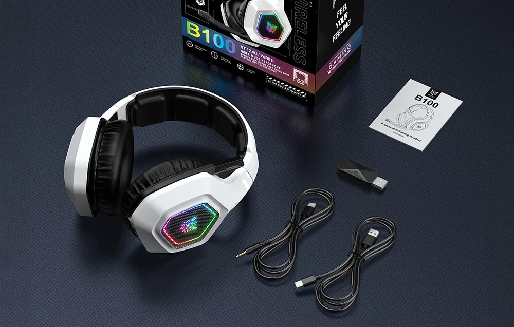 Căști albe B100 cu accesorii: două cabluri, un adaptor USB, un manual de utilizare și o cutie