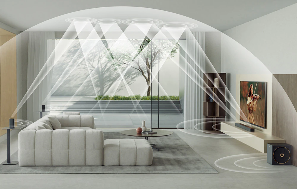 Living luminos cu mobilier gri și set audio stereo
