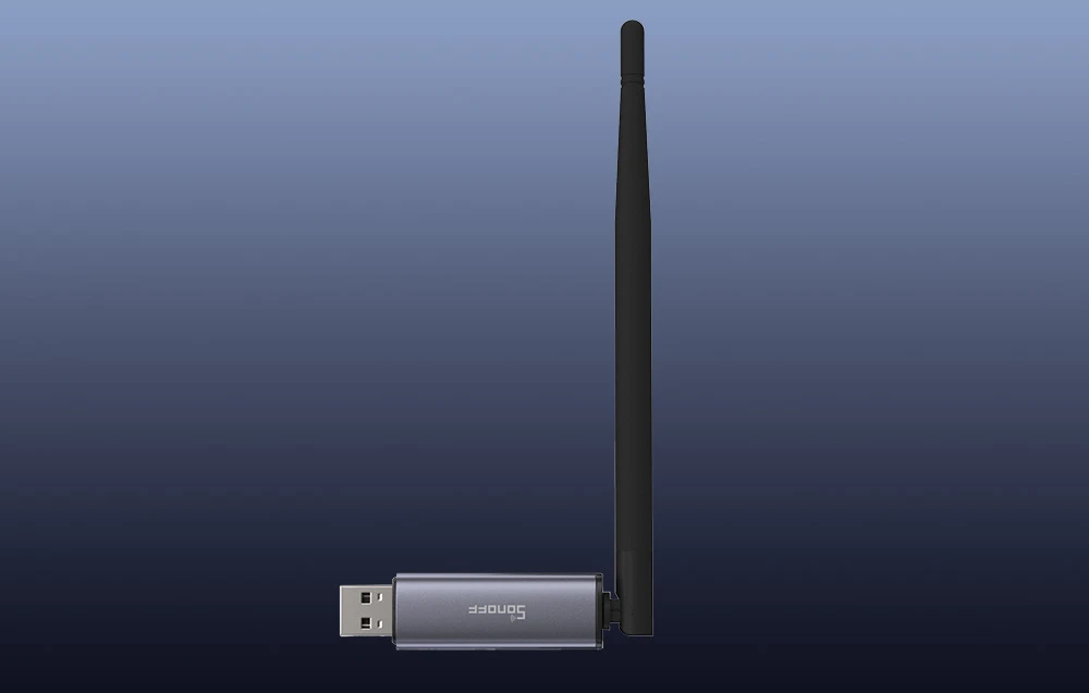 Gateway ZigBee Sonoff cu conector USB pe fundal închis.