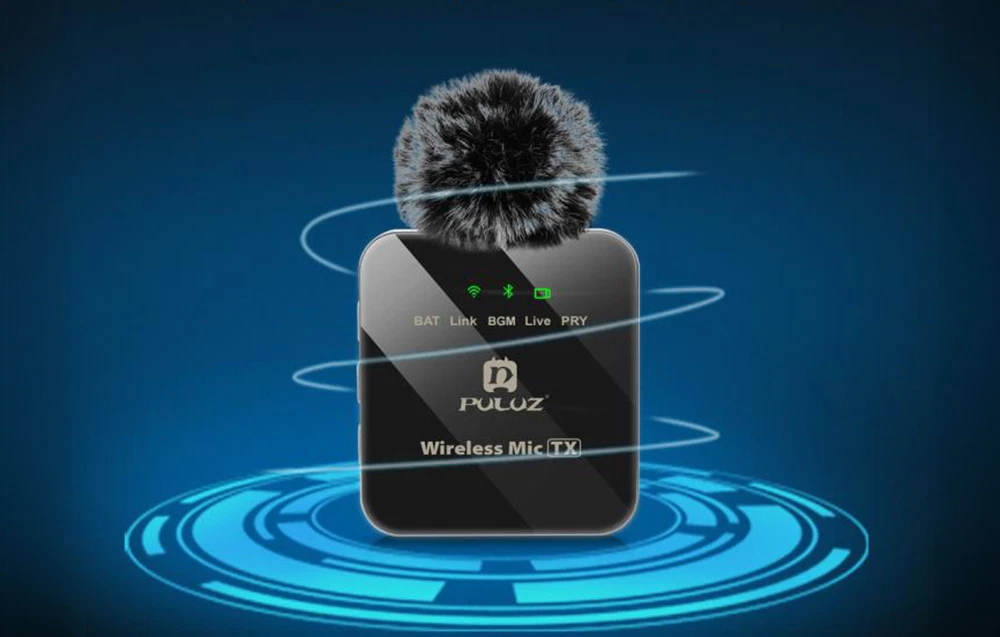 Microfon fără fir cu protecție anti-vânt din blană pe un fundal albastru cu efecte de cercuri luminoase