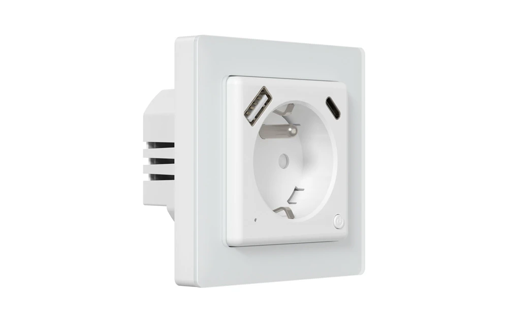 Priză de perete cu porturi USB văzută dintr-un unghi.