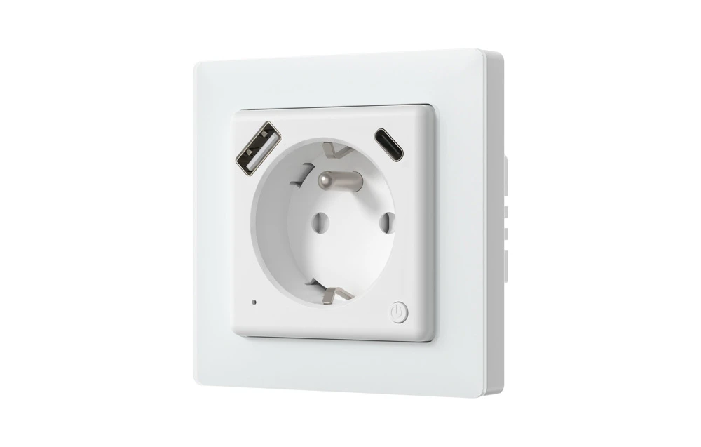 Priză de perete cu porturi USB-A și USB-C și buton de alimentare.