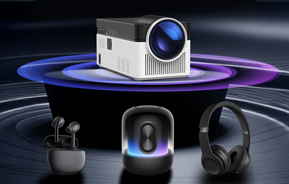 Un proiector Magcubic cu lentilă vizibilă și pictograme ale unor căști și ale unui difuzor Bluetooth, sugerând conectivitate wireless