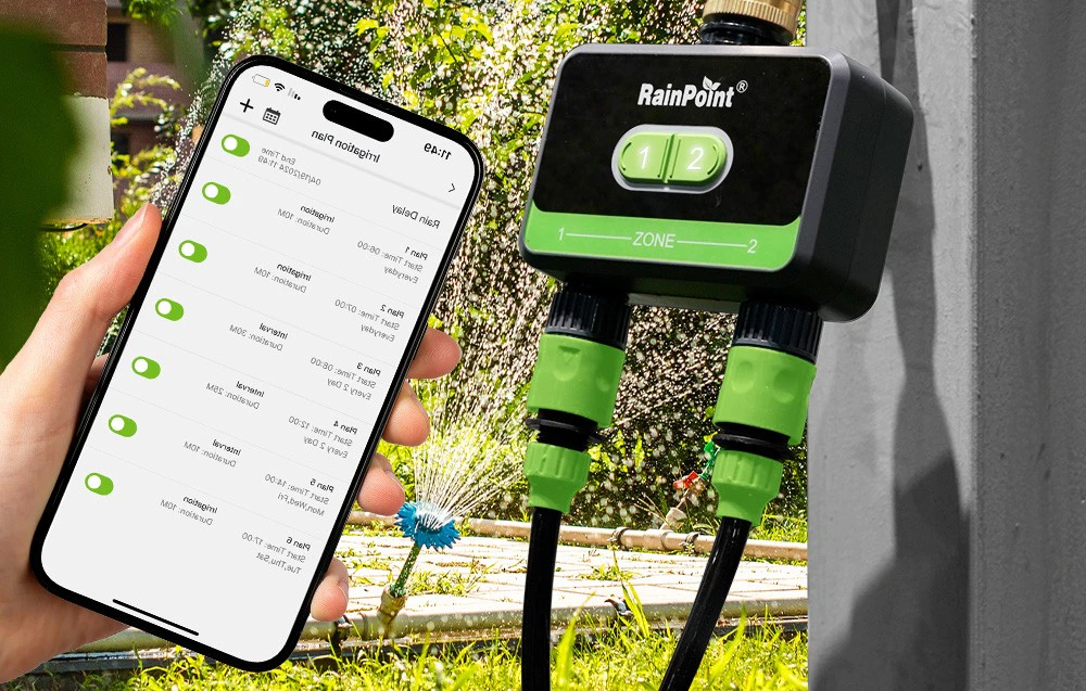 Controler de irigații RainPoint conectat la aplicație prin smartphone.