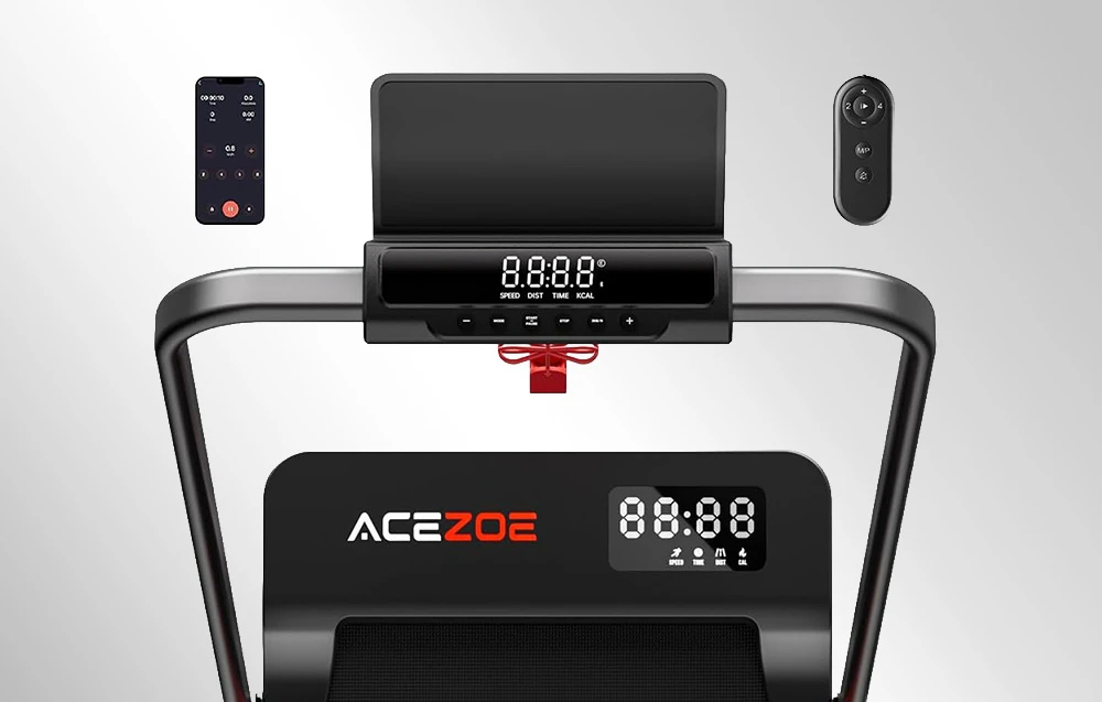 O bandă de alergare neagră ACEZOE cu afișaj, cu un smartphone și o telecomandă vizibile deasupra ei