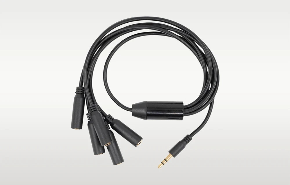 Splitter negru cu cablu spiralat 1-la-5, mufă jack de 3,5 mm, Shelly