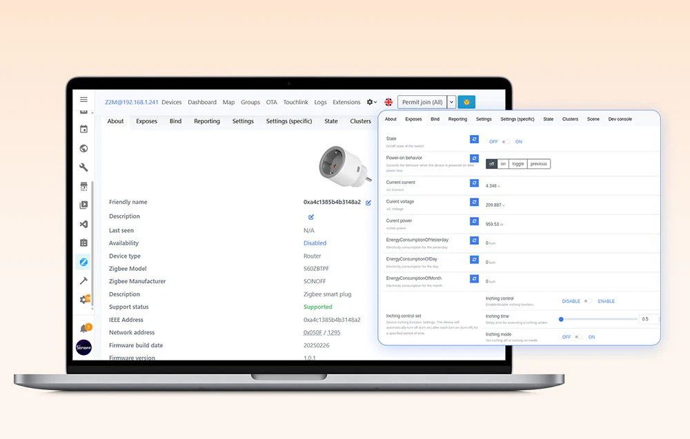 Laptop cu aplicație web deschisă pentru gestionarea dispozitivelor Zigbee care prezintă configurația prizei inteligente