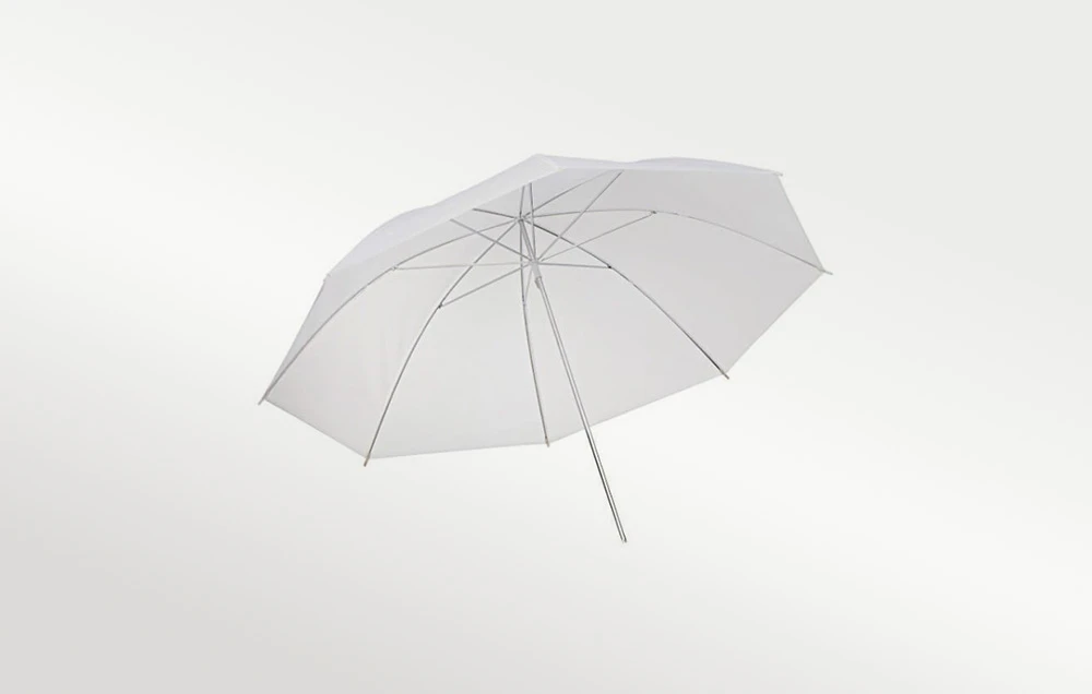 O umbrelă albă așezată pe un fundal alb.