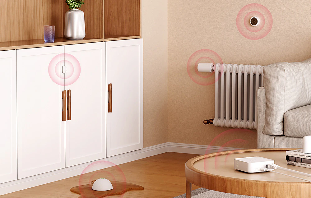 Camera de zi cu mai mulți senzori marcați cu cercuri, inclusiv pe radiator, dulap și podea