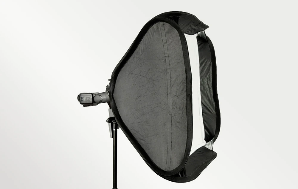 Softbox GODOX SFGV8080 pe un fundal gri cu gradient