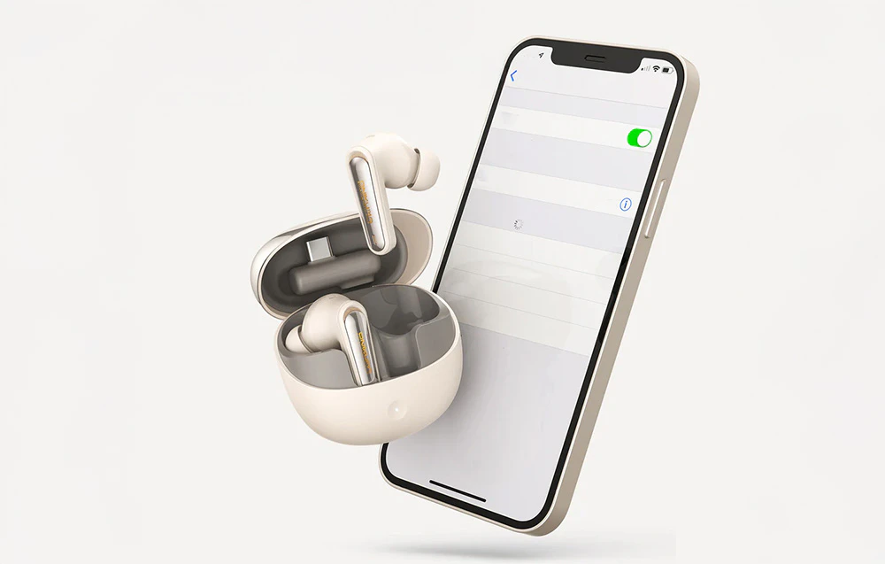 Căști TWS în carcasă cu receptor lângă smartphone cu setările pornite