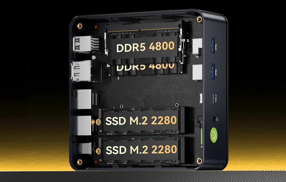 Interiorul unui computer GMKtec cu două module de memorie DDR5 4800 și două SSD-uri M.2 2280 instalate