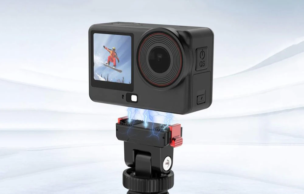 Camera DJI montată pe adaptorul Puluz cu ajutorul sistemului magnetic