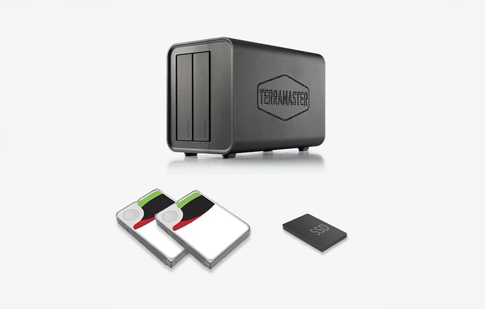 O carcasă pentru două unități de stocare cu o ilustrație a două hard disk-uri și a unui SSD