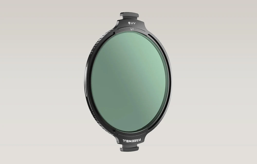 Filtru UV Freewell pe fond gri.