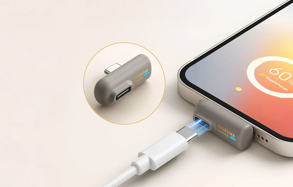 Smartphone cu receptor și cablu USB-C conectat