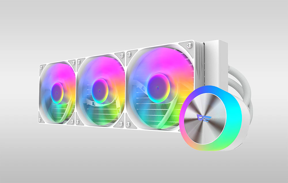 Sistem de răcire cu apă AIO alb, cu trei ventilatoare și un bloc de pompă cu iluminare RGB multicoloră, prezentat dintr-un unghi