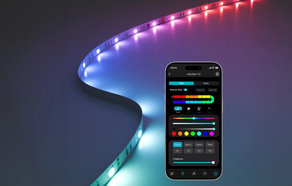 Bandă LED colorată și un smartphone cu o aplicație de control al iluminatului deschisă