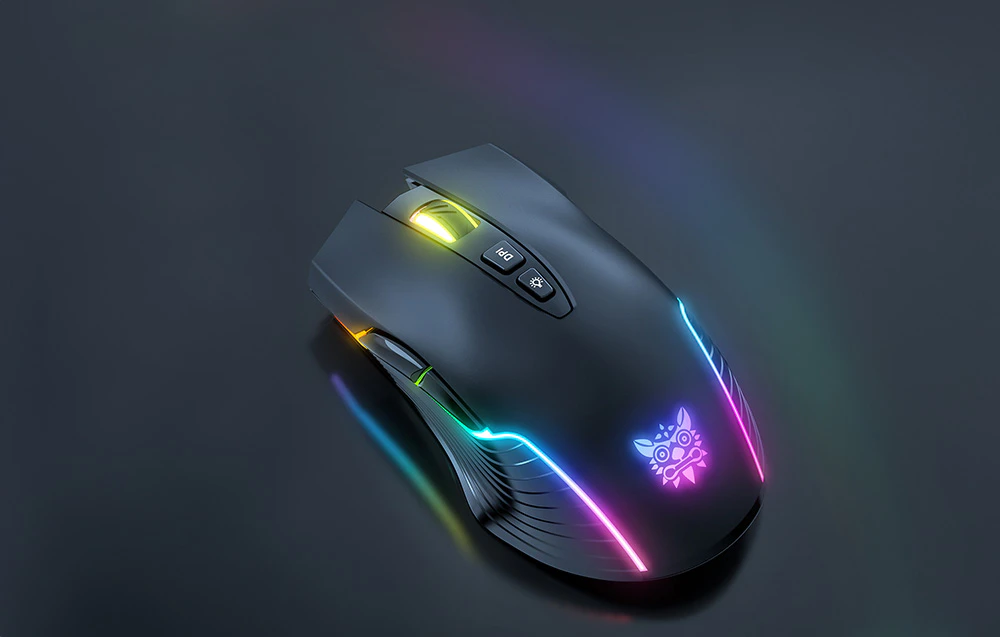 Mouse de gaming fără fir Onikuma CW905 cu iluminare de fundal colorată pe fundal întunecat.