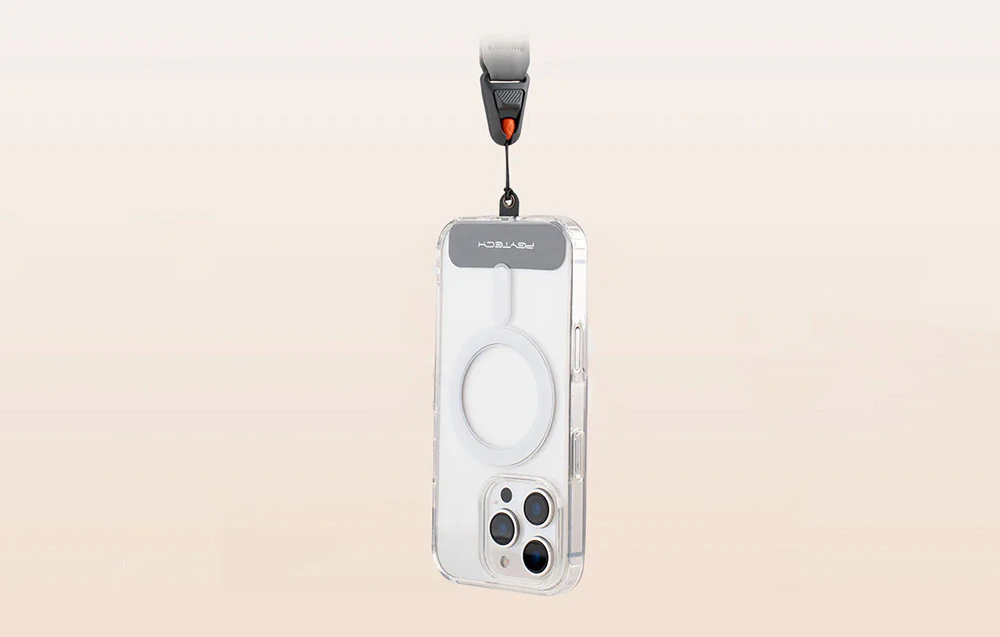 Un iPhone, care este montat pe curea de gât