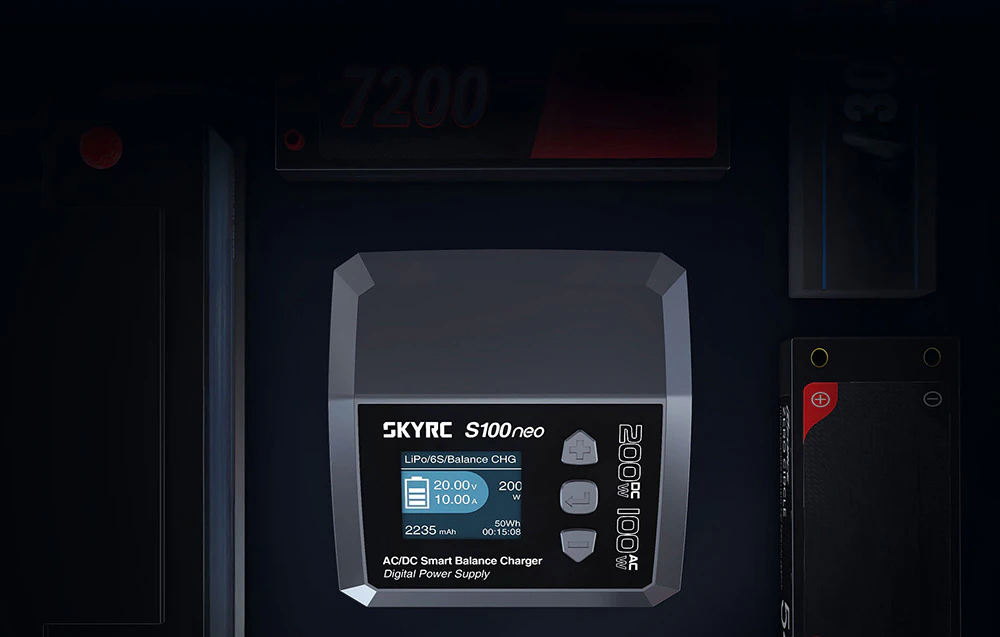 Încărcătorul SKYRC S100neo văzut de sus.