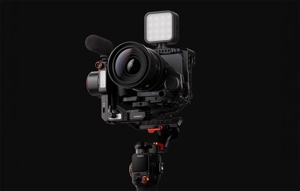 Gimbal iSteady Hohem cu cameră atașată pe fundal negru
