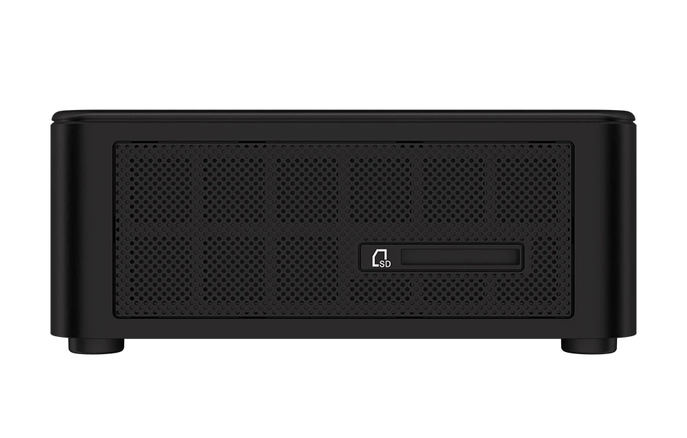 Partea laterală a carcasei mini PC-ului GEEKOM cu un cititor de carduri SD situat în spatele unei grile de ventilație perforate.