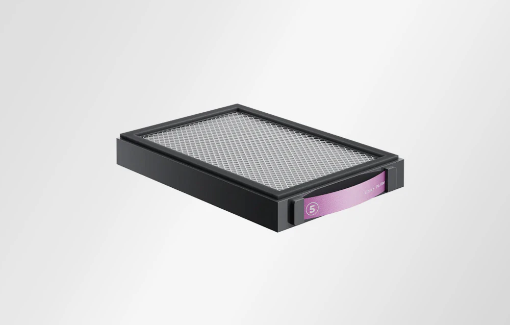 Filtru de înaltă eficiență pentru xTool SafetyPro™ AP2 pe fundal gri